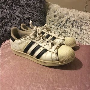 Adidas superstars